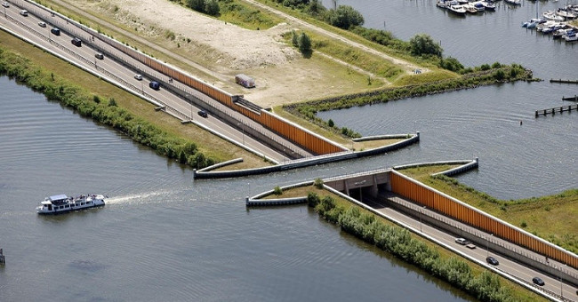 The water bridge 'breaks every physical law' in the Netherlands