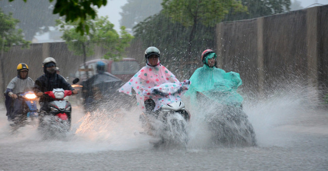 The whole country moved thunderstorms, potentially high occurrence, whirlwinds