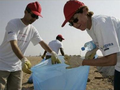The whole embassy collected garbage