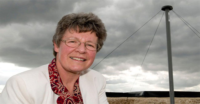 The woman received a reward for discovering the hidden planet, but another received the NOBEL award for her discovery