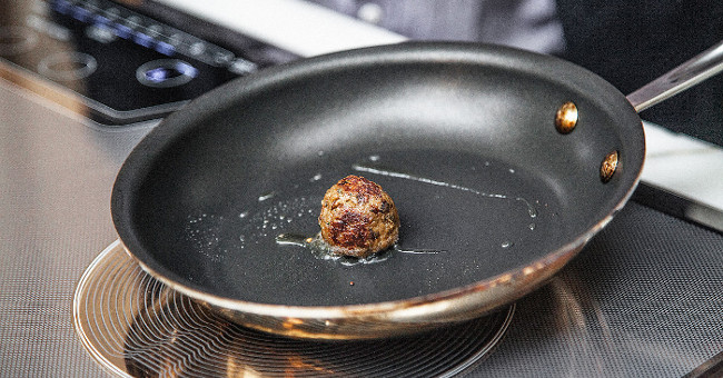 The world's first artificial fried meatballs