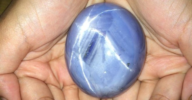 The world's largest blue star sapphire is priced at $ 100 million