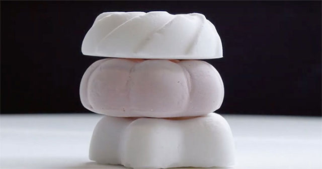 The world's lightest dessert with 96% air, the rest weighing only 1 gram
