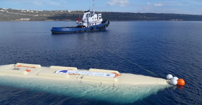 The zipper bag has a capacity of 2,000 cubic meters of water