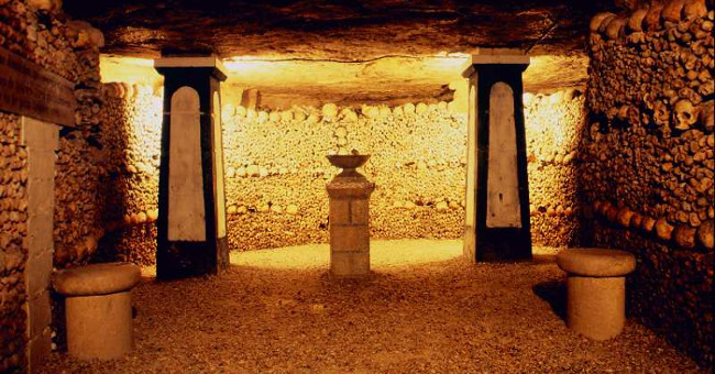 There is a cemetery hundreds of kilometers underground in Paris