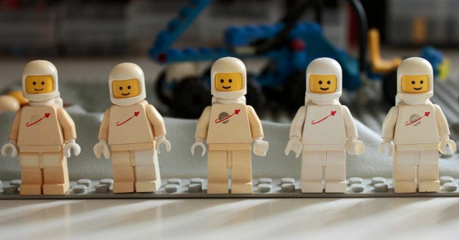 There will be a career as a space guide in 2025