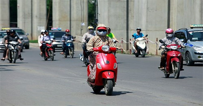 Things to keep in mind when riding a motorbike in hot sun