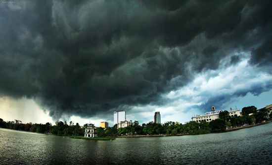 This afternoon, Bac Bo had heavy rain, the risk of flash floods in the mountains