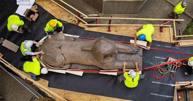 This is how people move a Sphinx weighing 12 tons
