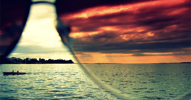 This is the cause of the difference between the human eyes