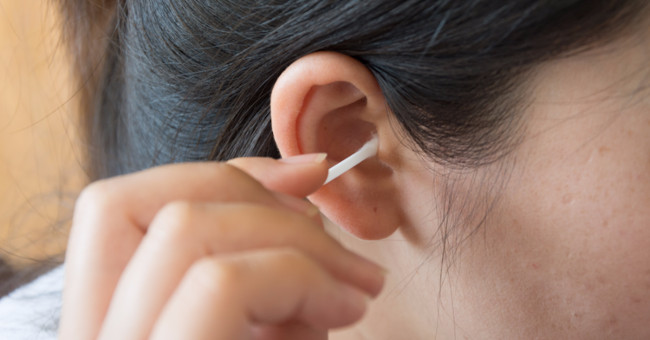This is the only group of people who can use cotton swabs to brush their ears