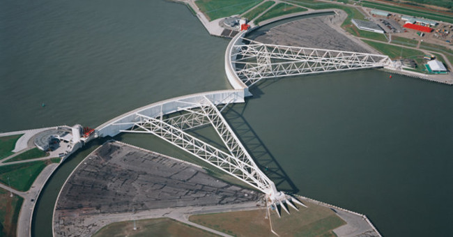 Thousand years of Dutch life against flooding by squeezing water for soil