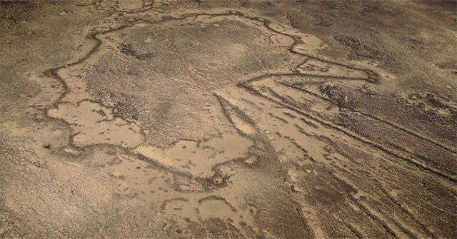 Thousands of 9000 year old giant 'kites' are scattered throughout the Middle East