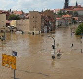 Thousands of German and Hungarian people evacuated because of record high floods