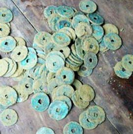 Thua Thien - Hue: Discovered three pots of coins