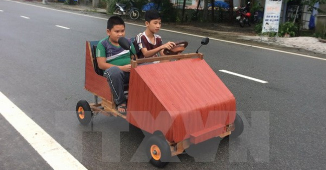 Thua Thien-Hue: Grade 9 students build electric cars