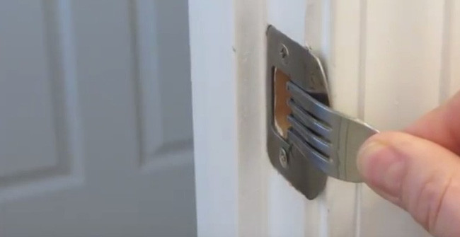 Tips for making door lock easily from ... plate