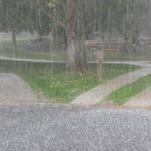Tomorrow, the North is very cold, with hail