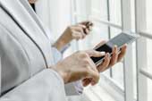 Too dependent on smartphones leads to lazy thinking