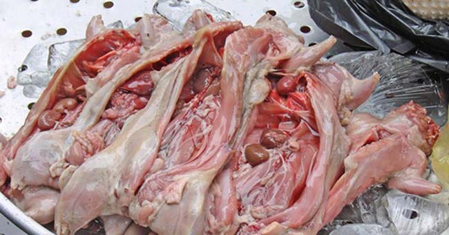 Top 10 most difficult to swallow dishes in the world, do you dare to try?