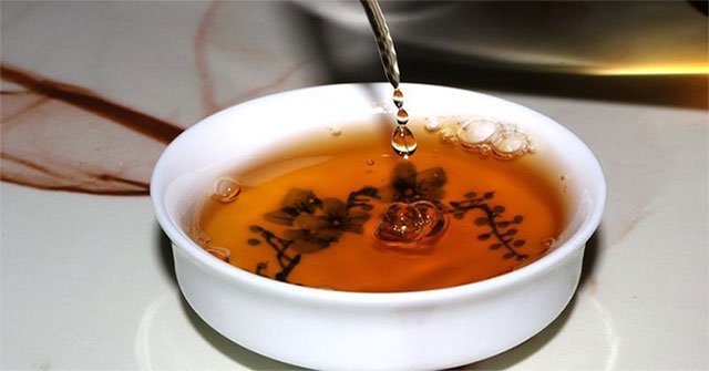 Top 4 types of harmful water should not be taken immediately after waking up