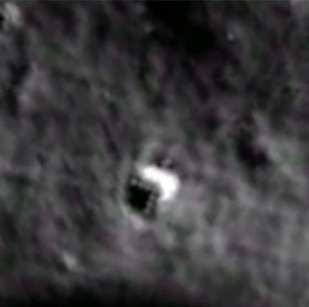 Traces of aliens on the moon?