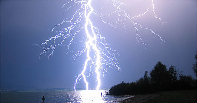 Tragedy family with 3 generations died because of lightning being hit at the same place