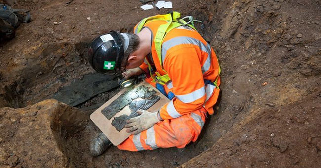 Trails have to touch 60,000 ancient tombs