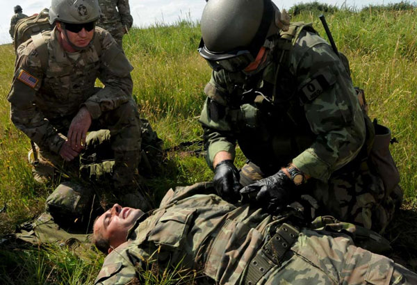 Transplant the nanoparticle 'doctor' into the soldier's body