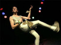 T-shirt turns ... air into the guitar