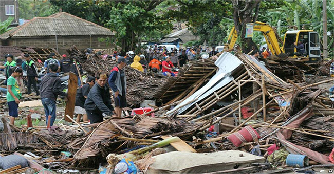 Tsunami in Indonesia killed more than 200 people