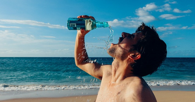 Turn seawater into fresh water by solar energy