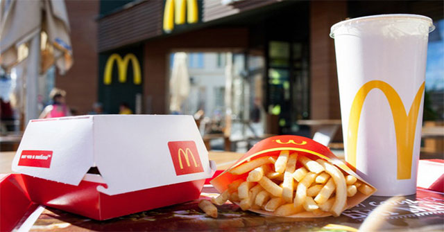 Turns out this is the right way to eat fastfood that we haven't known for a long time
