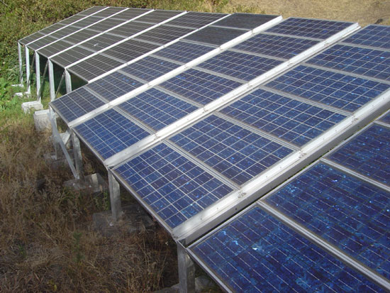 Turns the window glass into a solar cell