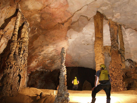 Two caves with stalactites in Quang Binh