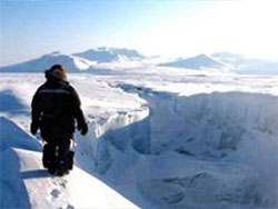 Two floating islands leave the North Pole