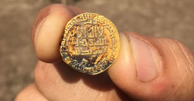 Two girls find a 1200-year-old coin