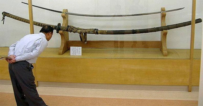 Two theories about the ancient Japanese sword of the giant
