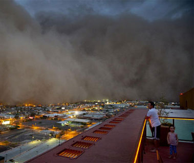 Two UFOs in dust storm in the US