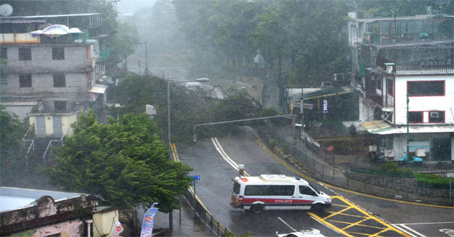 Typhoon Mangkhut landed Hong Kong with each wave as high as 14m