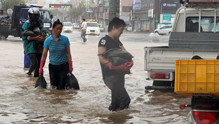 Typhoon Tembin made landfall in South Korea causing much damage