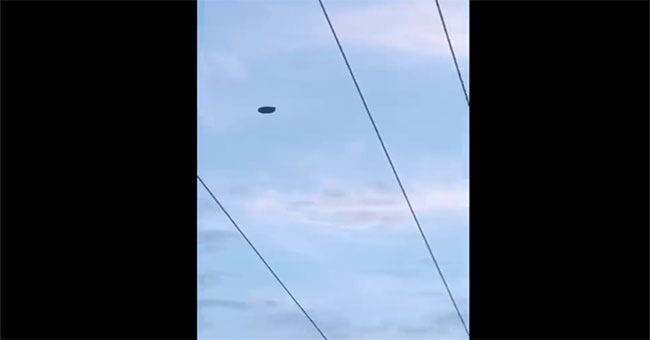 UFO hovering near the naval base in Australia