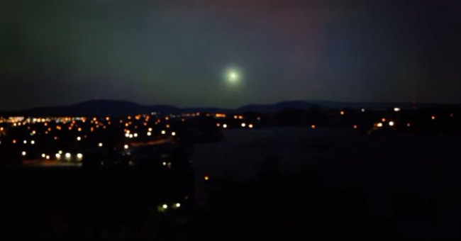 UFOs appear in thunderstorms in Australia?