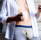 Underwear protects sperm against telephone waves