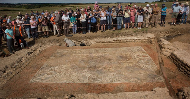 Unearthed 1,600-year-old Roman mosaic paintings