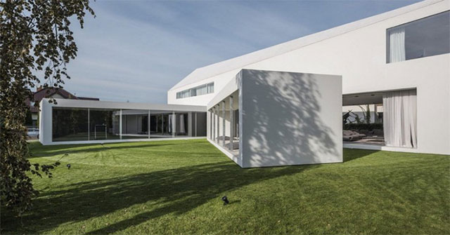 Unique home architecture can change shape according to the sunshine