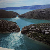 Unique turnaround waterfall in Western Australia