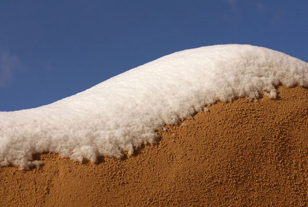 Unusual snowfall is nearly 1 meter thick in Algeria