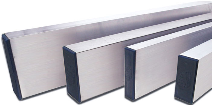 Use aluminum as a layer to cover the titanium surface to store hyrdo