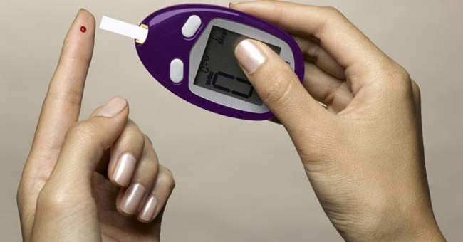 Use microwave to replace traditional blood glucose meter